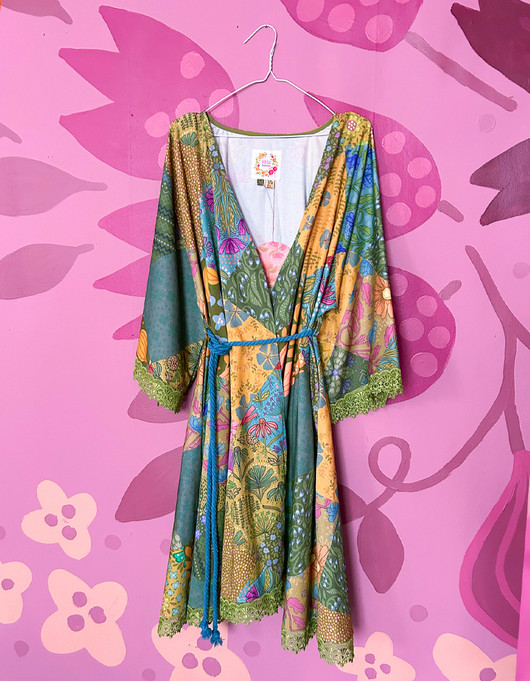 Tilkkutäkki-nautiskelutakki vihreäsävyinen