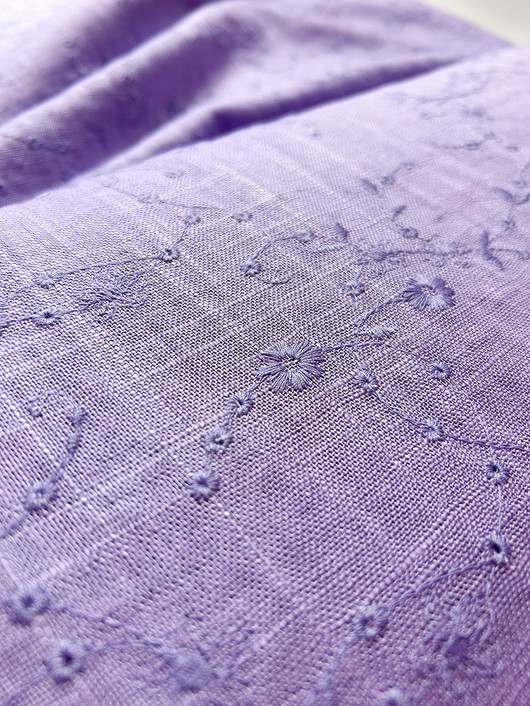 Pellavakangas kirjailtu syreeni