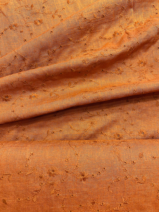 Pellavakangas kirjailtu toffee