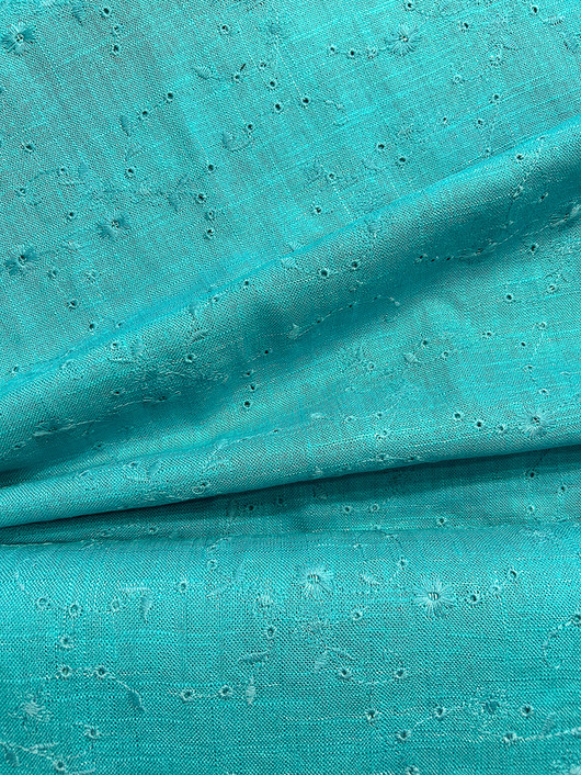 Pellavakangas kirjailtu turkoosi