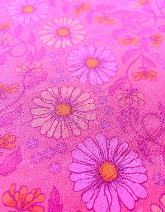 Pikkuruinen Aliisan kukkala-puuvillakangas pinkki