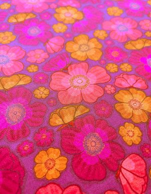 Pikkuruinen Kurtturuusu-puuvillakangas fuksia