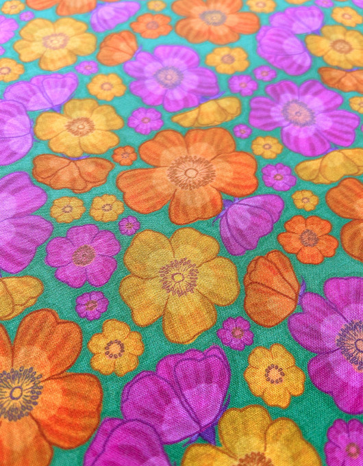 Pikkuruinen Kurtturuusu-puuvillakangas värikäs