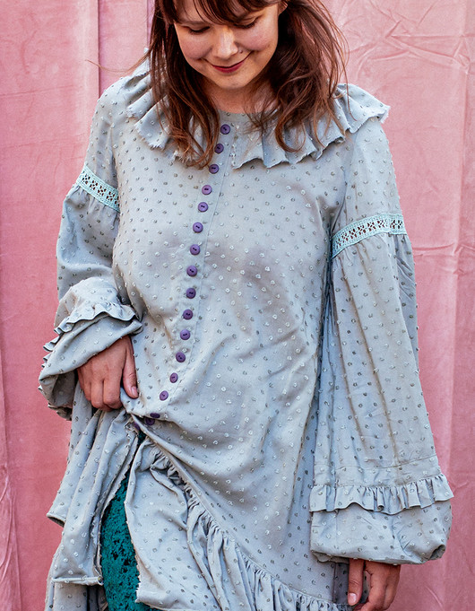 Pilkullinen viskoosikangas haalea minttu