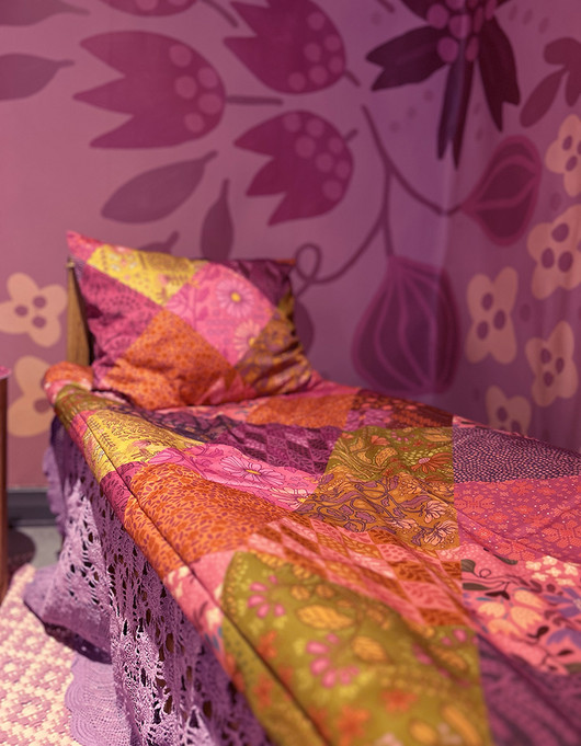 Pussilakana punasävyinen Tilkkutäkki