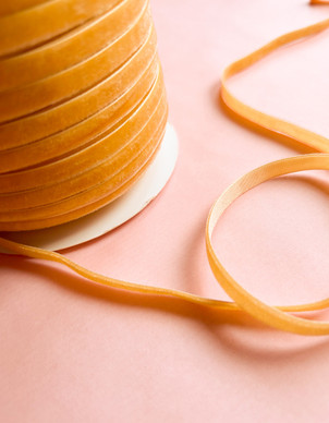 Samettinauha 6 mm vaalean keltainen