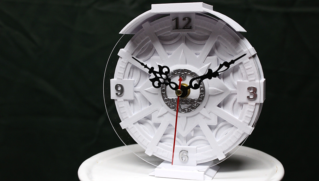 KOTA® -Spider v2 - hämähäkkimäinen 3D-tulostettu kello – KOTA Clocks+ Oy