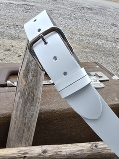 Valkea nahkavyö 40mm 
