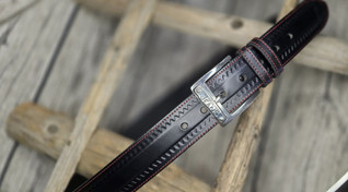 40 mm parkkinahkavyö kuviolla ja ompeleella