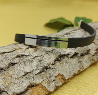 Sac Silver hopeinen laattarannekoru raidalla