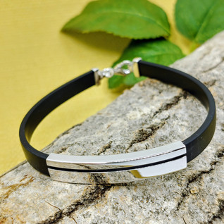 Sac Silver kapea hopeinen laattarannekoru raidalla