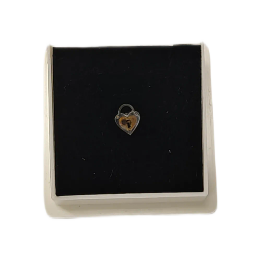 Peggy Sage Kynsilävistyskoru – Sydänlukko (Aito Hopea)