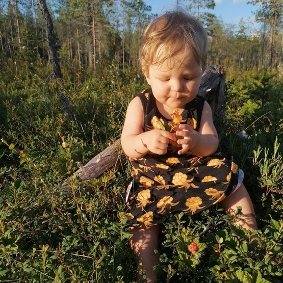 USVA liivimekko HILLAT musta 50-80cm 