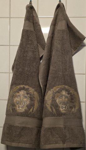 Leijona käsipyyhe setti (kohokuvio) - TiXu's BlinG Towel Collection