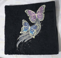 Puutarhan Lumo - Perhoset - TiXu's BlinG Towel Collection