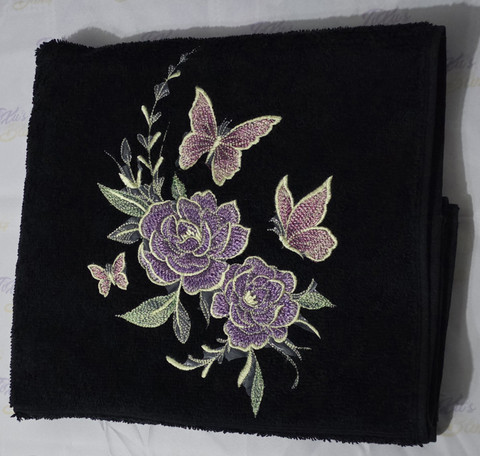 Puutarhan Lumo - Perhoset & Pionit - TiXu's BlinG Towel Collection