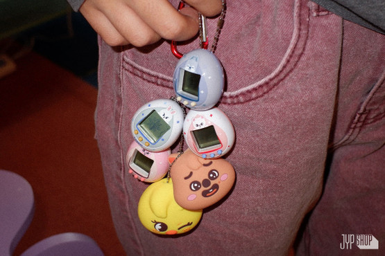 STRAY KIDS - SKZOO - TAMAGOTCHI & CASE SET