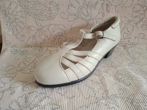 1604 beige