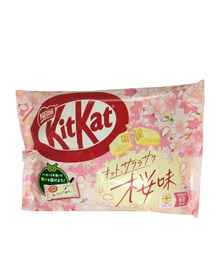 KitKat Blooming Sakura - kirsikankukan makuinen suklaa