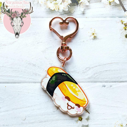 Niramuchu Feat Manga Cafe® Happy Sushi Tamago Avaimenperä