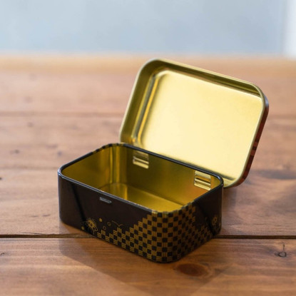 Henkien kätkemä - Metallirasia