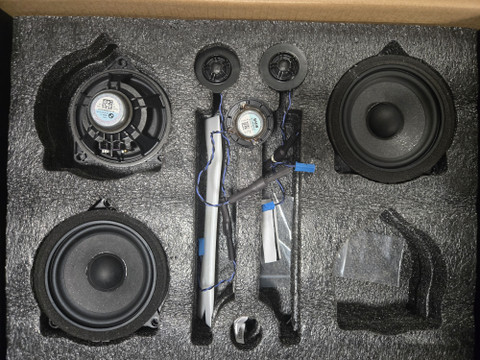BMW HiFi 676 etu+keskikaiutin erillissarja