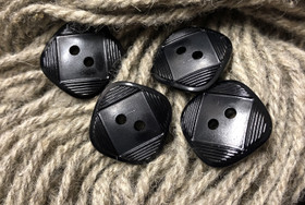 Salmiakki-muovinappi