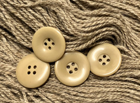 Vaaleanruskea muovinappi