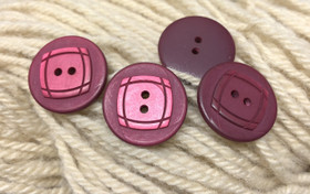 Tummanpunainen mahakas neliökuvionappi