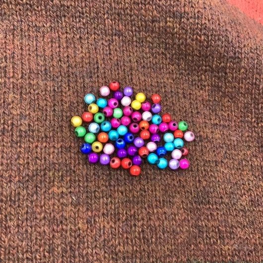 Heijastavia värillisiä helmipussi 6mm