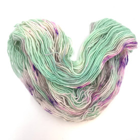 Pencil roving 2-ply yarn Lady of the House Speaking