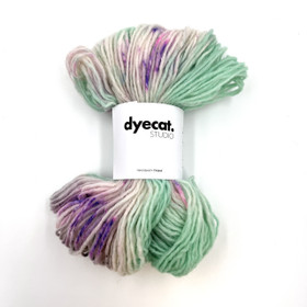 Pencil roving 2-ply yarn Lady of the House Speaking