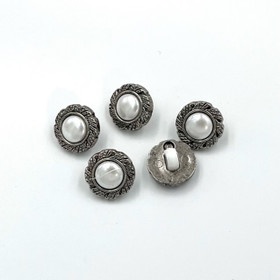 Hopea-helmi kantanappi