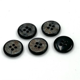 Musta marmikuvioitu nappi 