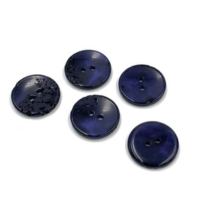 Tummansininen rosopintainen nappi 