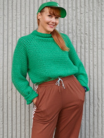 Molla Mills Hook Out!