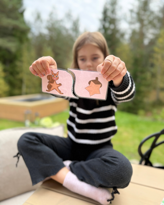 Muotoja Nöpö-oravan ja lasten kanssa