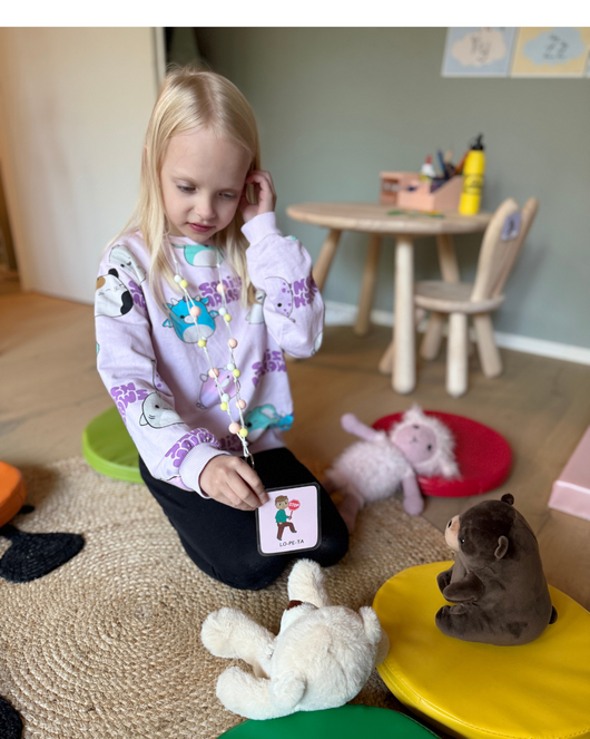 Toiminnanohjauskortit lapsihahmoilla 