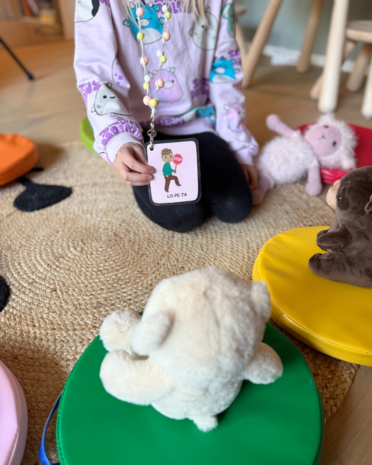 Toiminnanohjauskortit lapsihahmoilla 