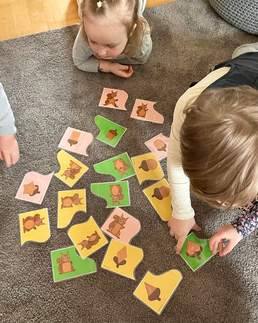 Muotoja Nöpö-oravan ja lasten kanssa