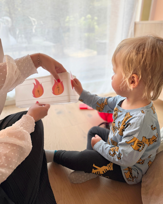 112-päivään ja hälytysajoneuvoihin liittyvä materiaali