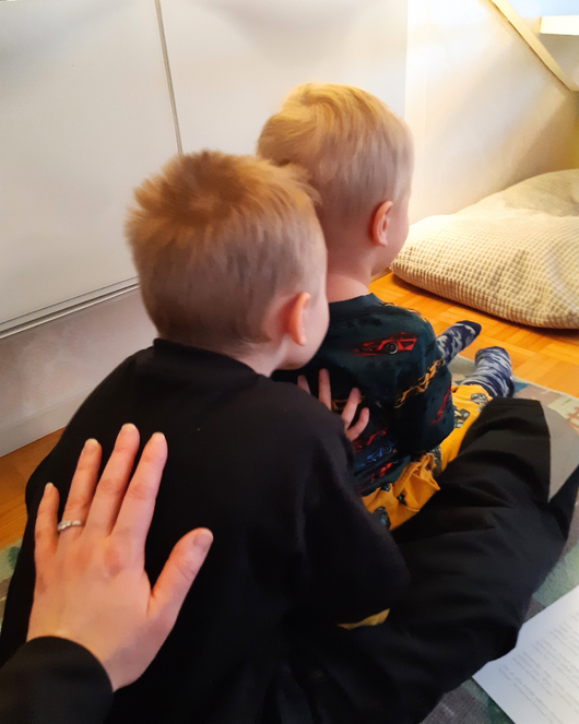 Rikkoutuneen postimerkin arvoitus 