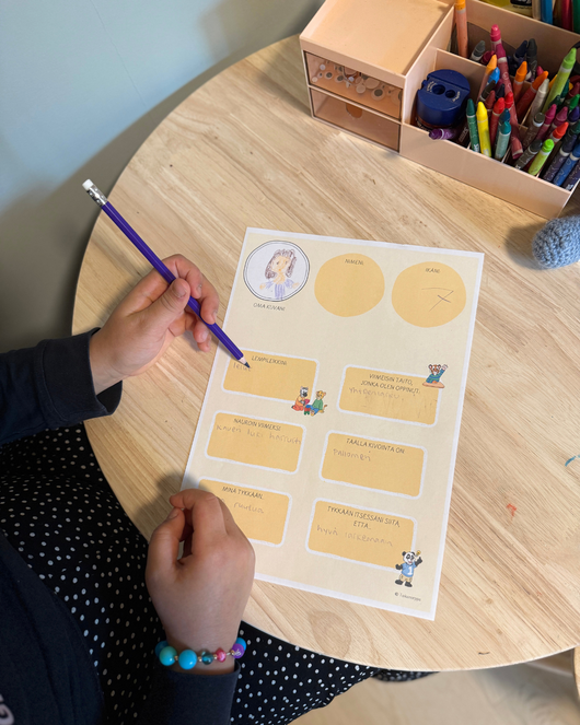 Päivän tähti -lomake (syntymäpäiväksi, kasvun kansioon, tähtipäiväksi)