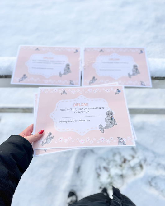 Diplomit työkavereille - ilahduta ystävänpäivänä