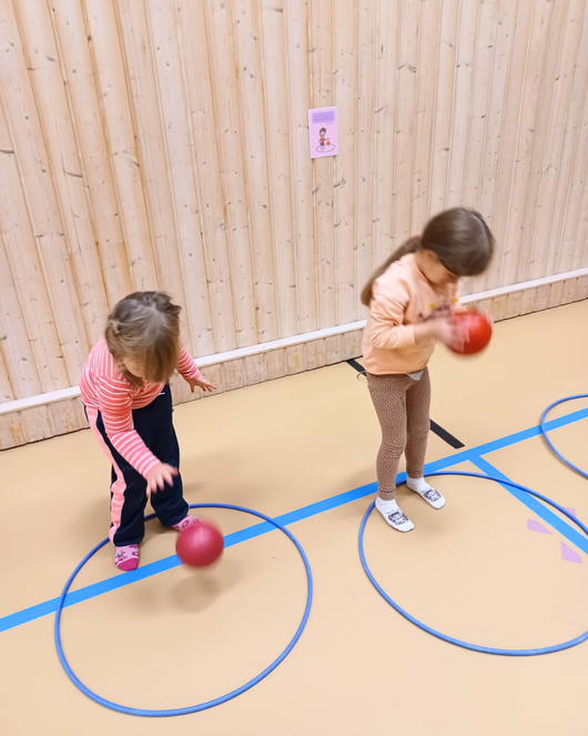 Pallorata (pomputtelu, kiinniotto, vierittäminen ja heittäminen)