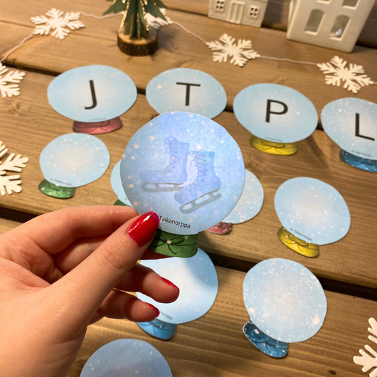 Tutkitaan lumisadepalloja (LTJP)