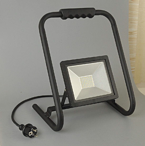 LED Energie Slim valonheitin 30W H-jalustalla