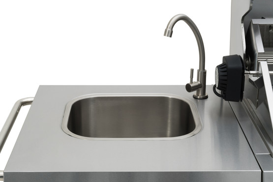 Mustang Kaasugrilli Ametist 6+2 kesäkeittiö jääkaapilla