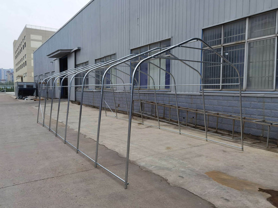 Pressutalli 8,53m x 3,66m, korkeus 2,47m