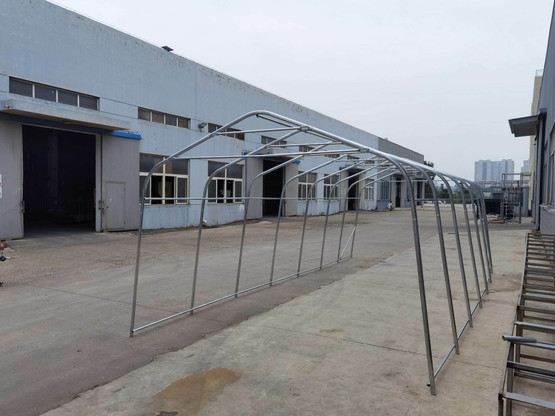 Pressutalli 8,53m x 3,66m, korkeus 2,47m